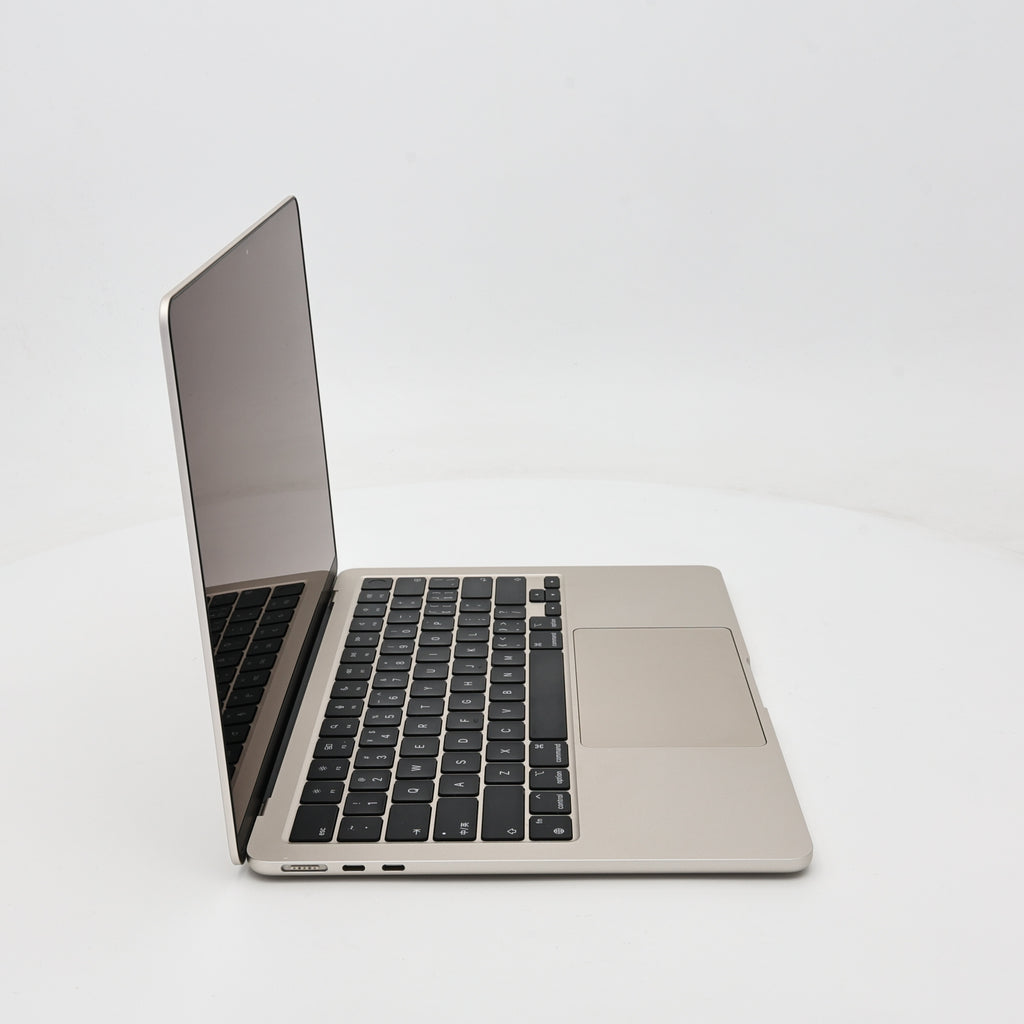 95新 Apple MacBook Air 22年 13寸 M2（8+8核） 8G RAM 256G SSD 星光色