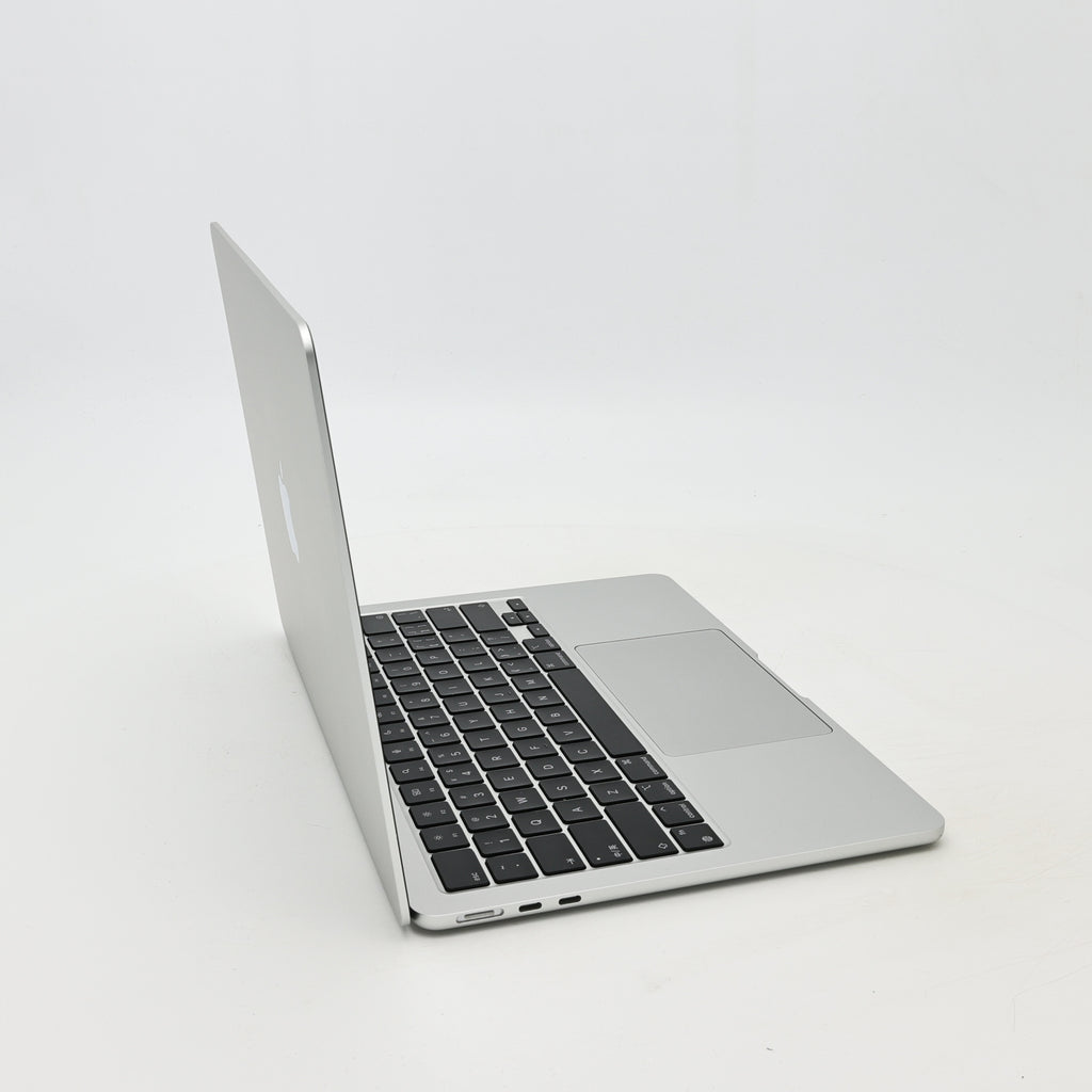 95新 Apple MacBook Air 24年 13寸 M3（8+8核） 8G RAM 256G SSD 銀色