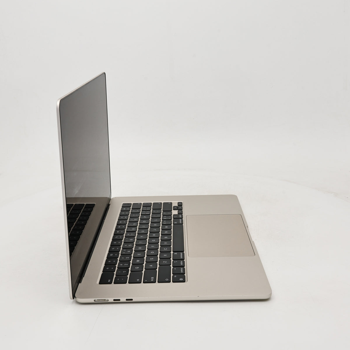 95新 Apple MacBook Air 24年 15寸 M3（8+10核） 8G RAM 256G SSD 銀色