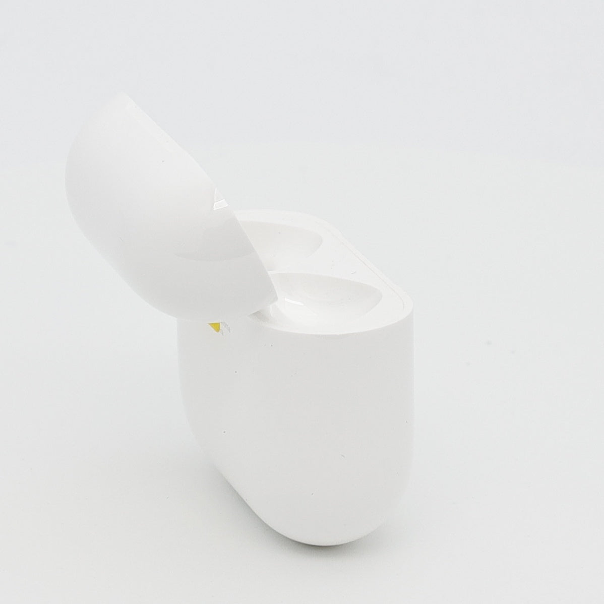 99新 Apple AirPods 4 (支持主动降噪) 充电仓 白色