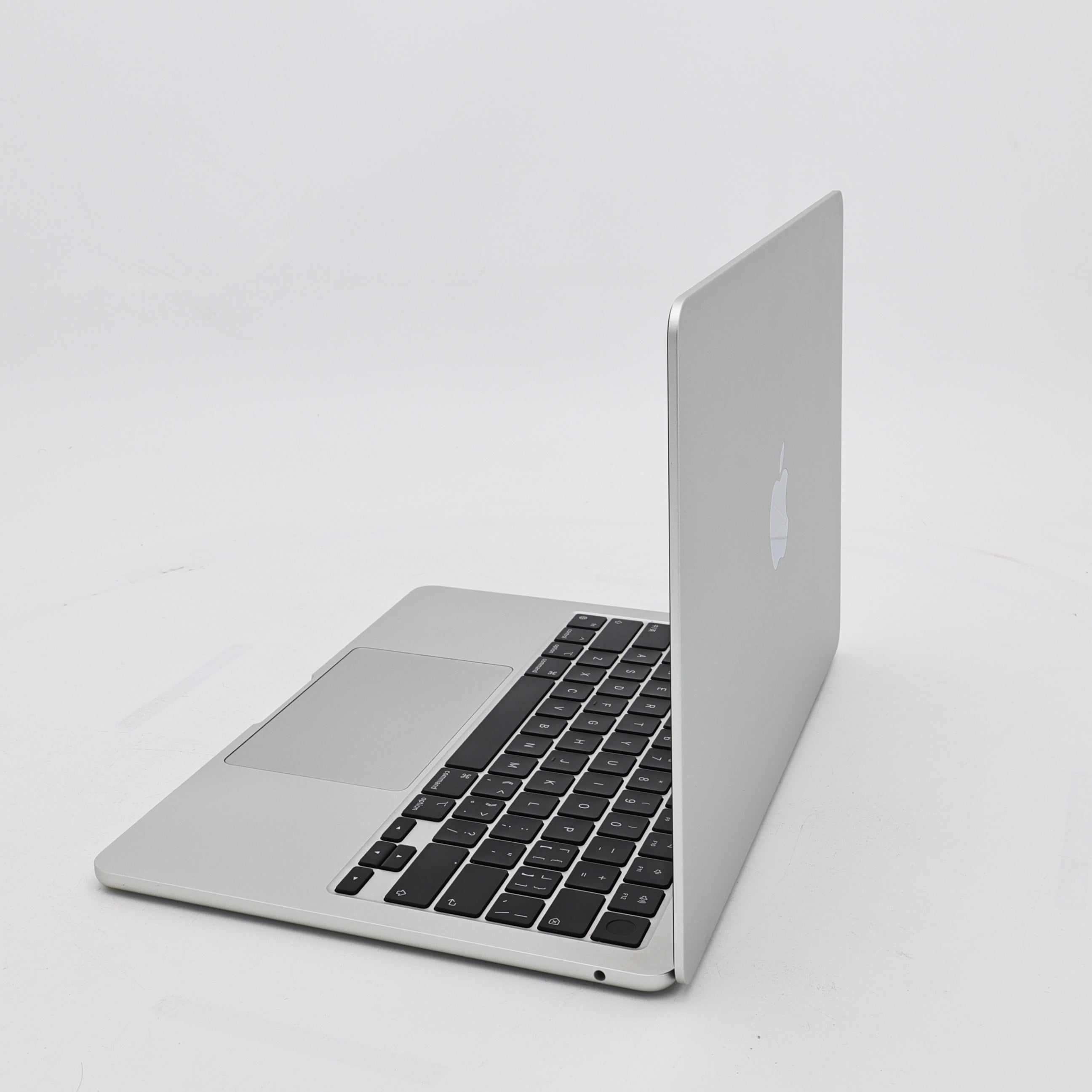 95新 Apple MacBook Air 22年 13寸 M2（8+8核） 8G RAM 512G SSD 銀色