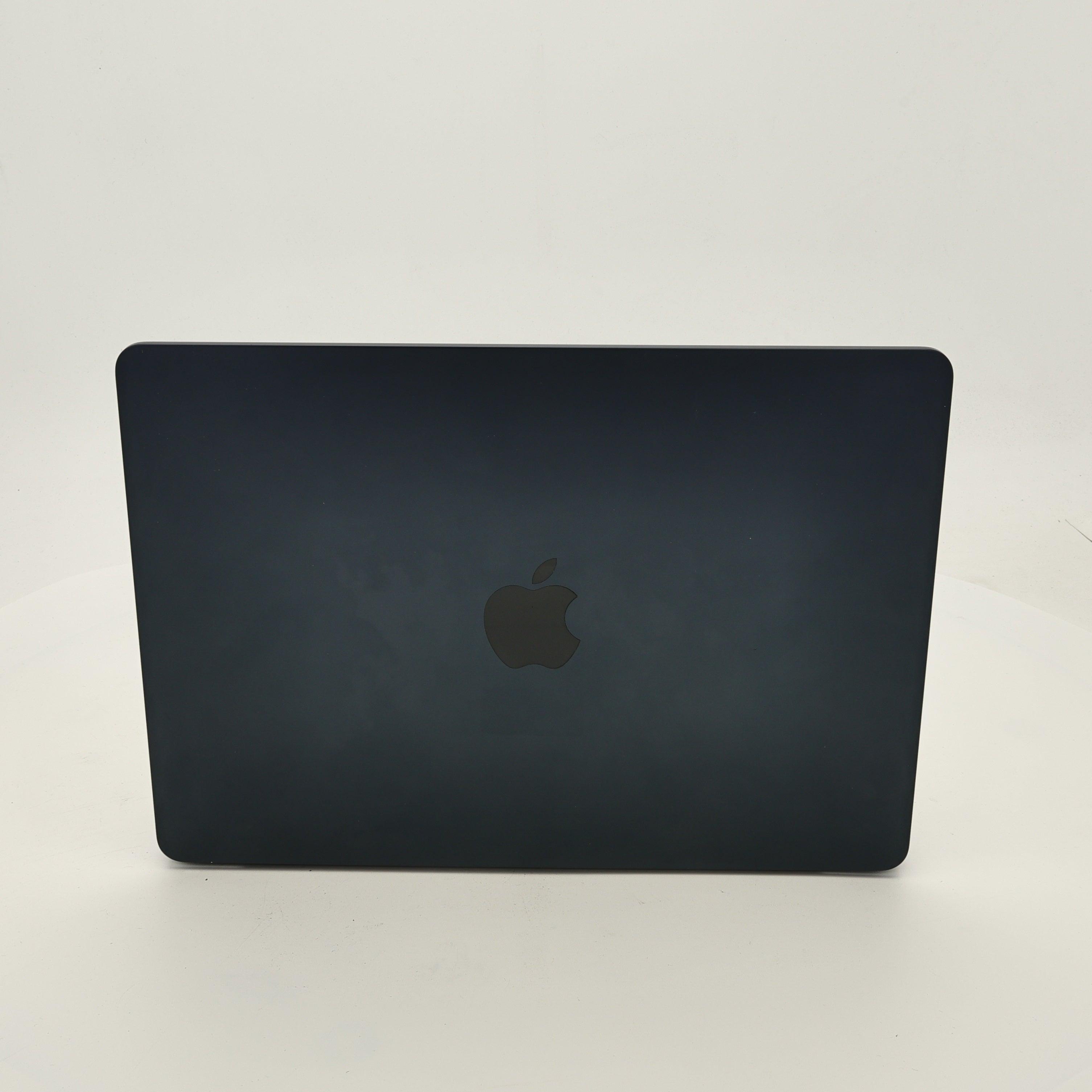 99新 Apple MacBook Air 22年 13寸 M2（8+8核） 8G RAM 256G SSD 深空灰色