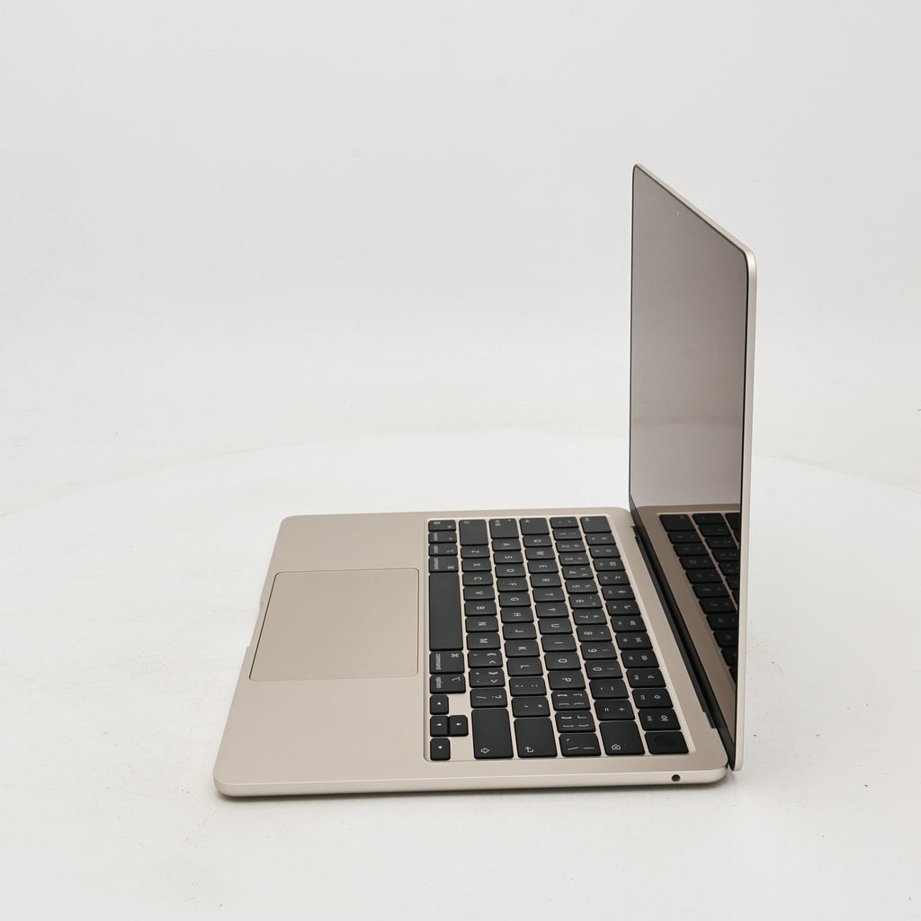 95新 Apple MacBook Air 22年 13寸 M2（8+10核） 16G RAM 256G SSD 星光色