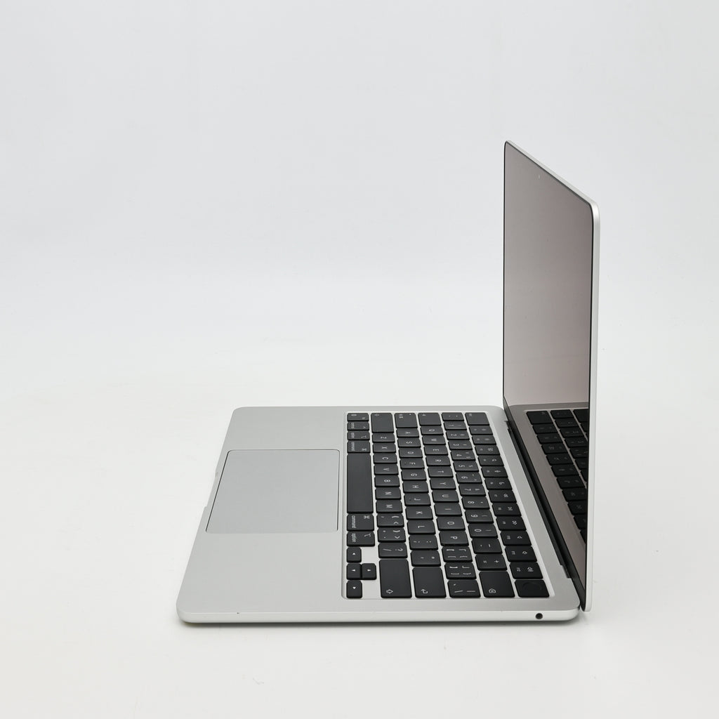 95新 Apple MacBook Air 22年 13寸 M2（8+10核） 8G RAM 512G SSD 銀色