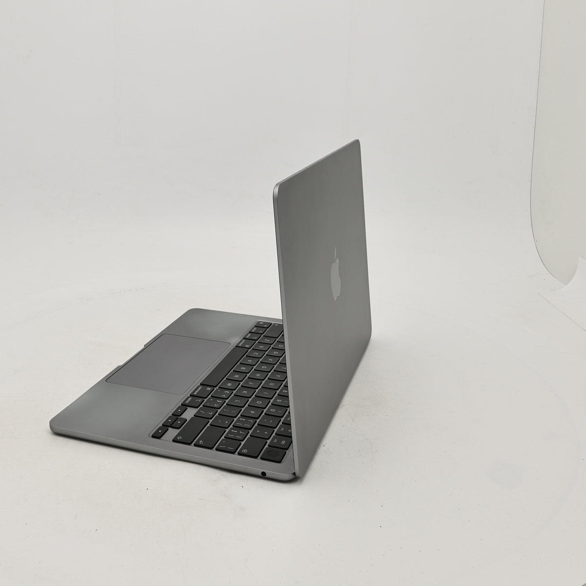 95新 Apple MacBook Air 22年 13寸 M2（8+8核） 8G RAM 256G SSD 深空灰色