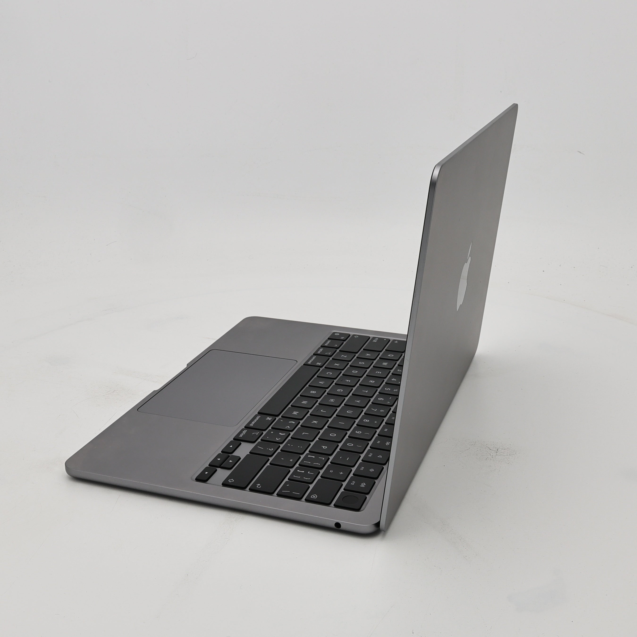 99新 Apple MacBook Air 22年 13寸 M2（8+8核） 8G RAM 256G SSD 深空灰色