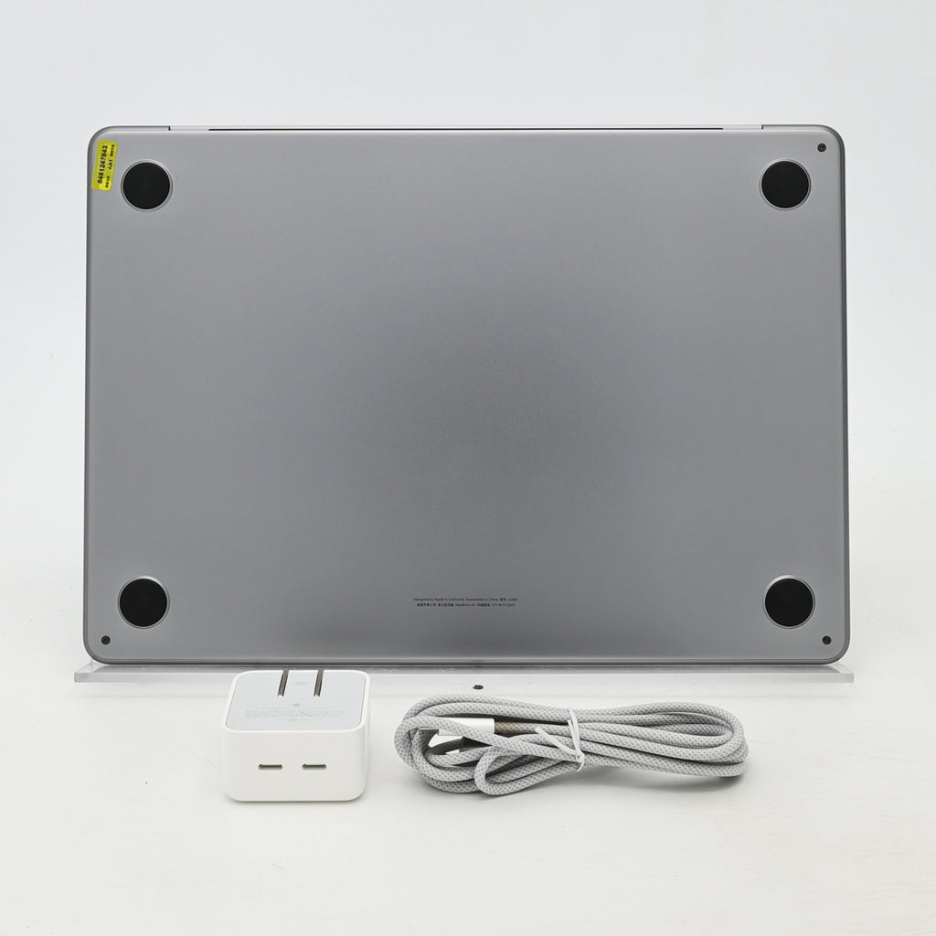 95新 Apple MacBook Air 22年 13寸 M2（8+10核） 8G RAM 512G SSD 深空灰色