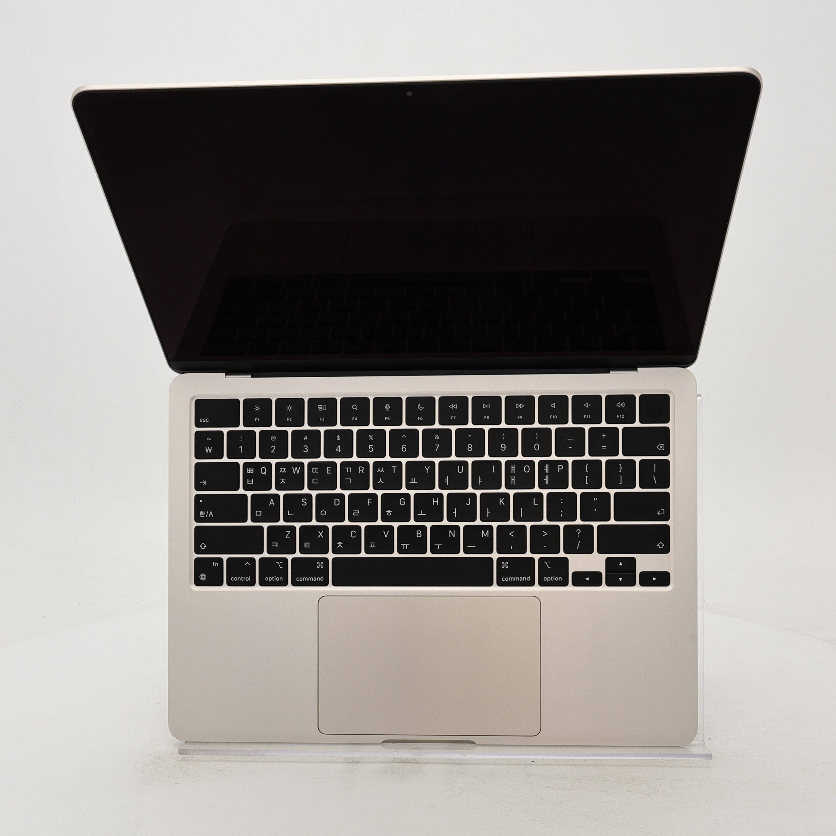 95新 Apple MacBook Air 22年 13寸 M2（8+8核） 8G RAM 256G SSD 星光色