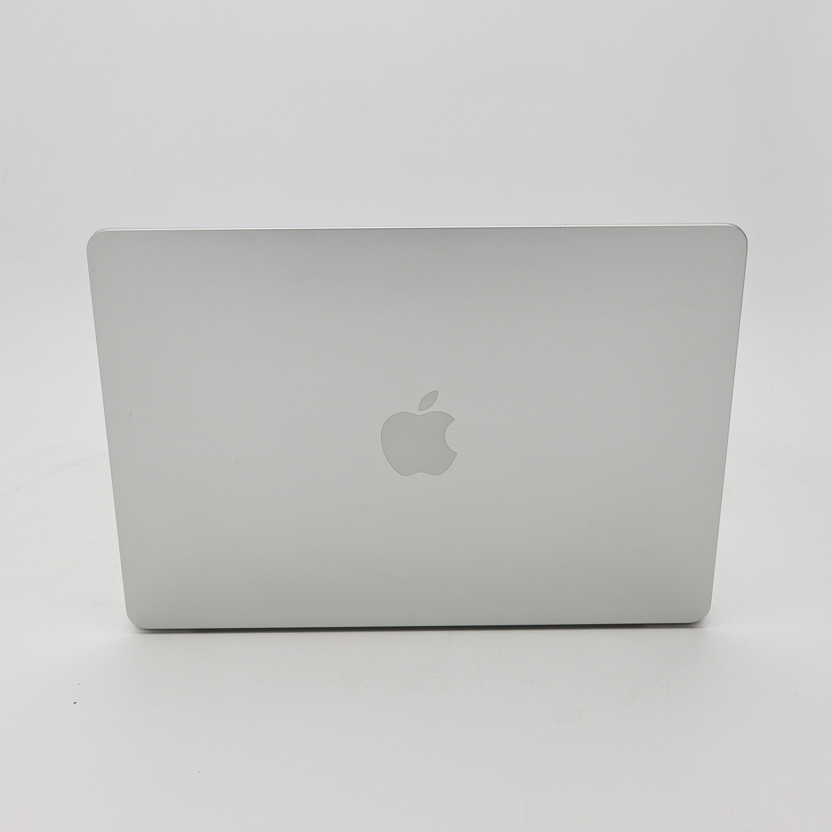 95新 Apple MacBook Air 22年 13寸 M2（8+8核） 16G RAM 256G SSD 銀色