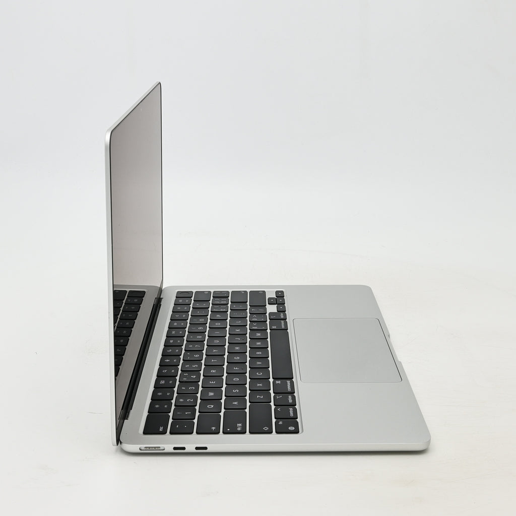 95新 Apple MacBook Air 22年 13寸 M2（8+8核） 8G RAM 256G SSD 銀色