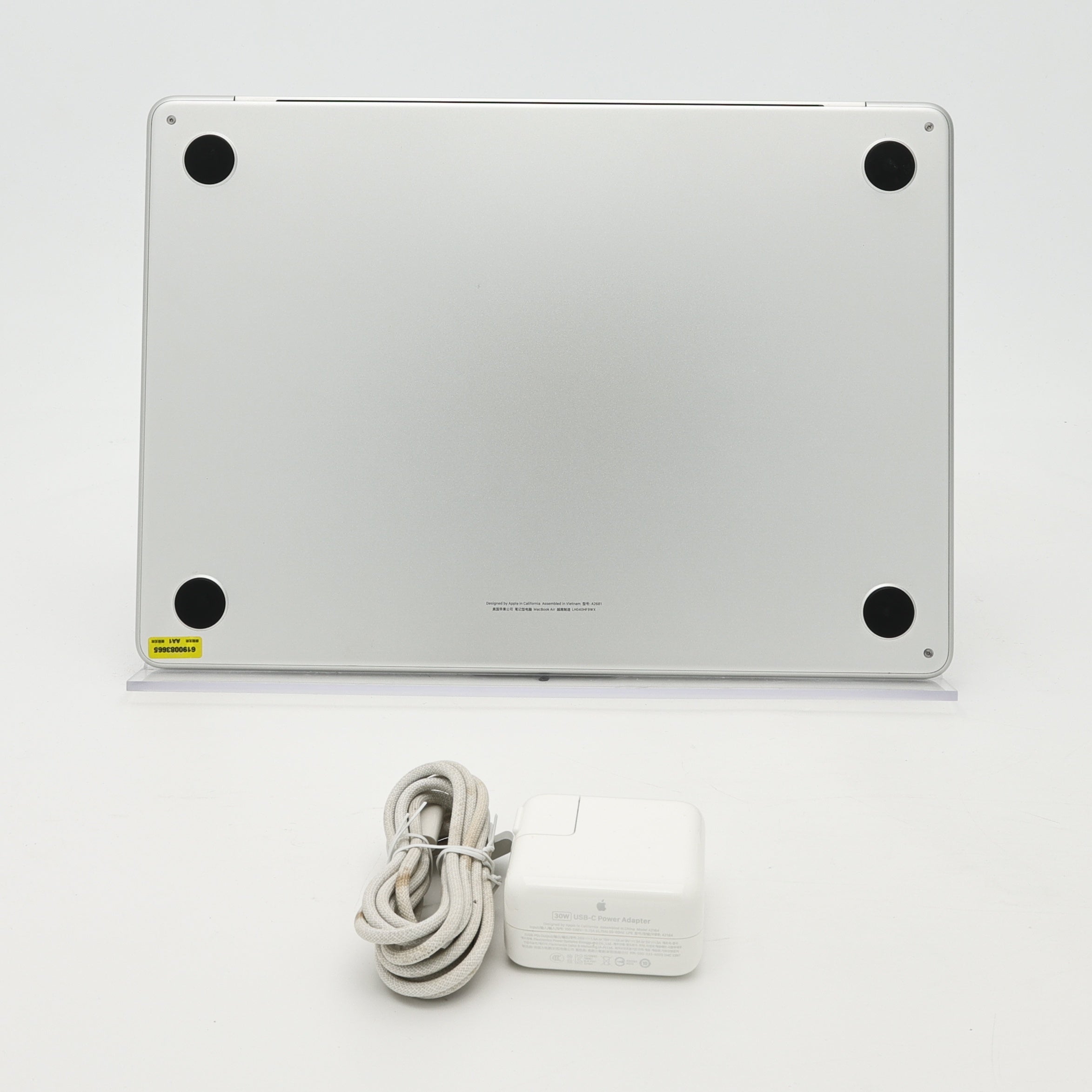95新 Apple MacBook Air 22年 13寸 M2（8+8核） 16G RAM 256G SSD 銀色