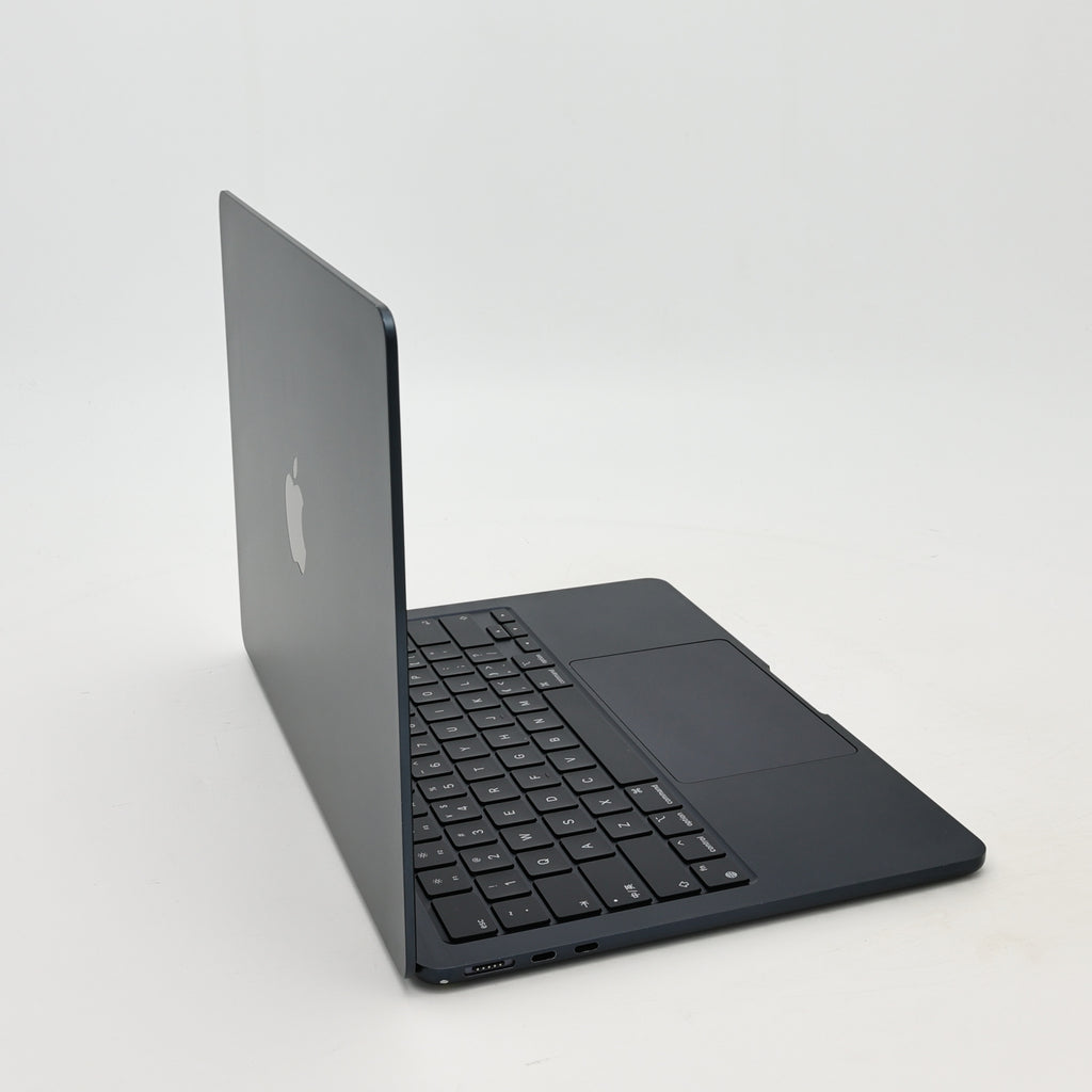 95新 Apple MacBook Air 22年 13寸 M2（8+8核） 8G RAM 256G SSD 午夜色