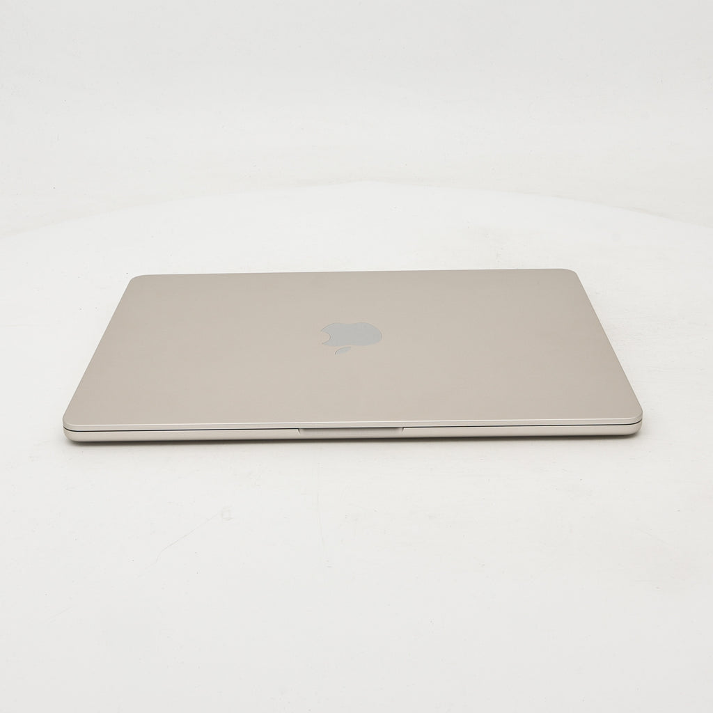 95新 Apple MacBook Air 22年 13寸 M2（8+10核） 16G RAM 256G SSD 星光色