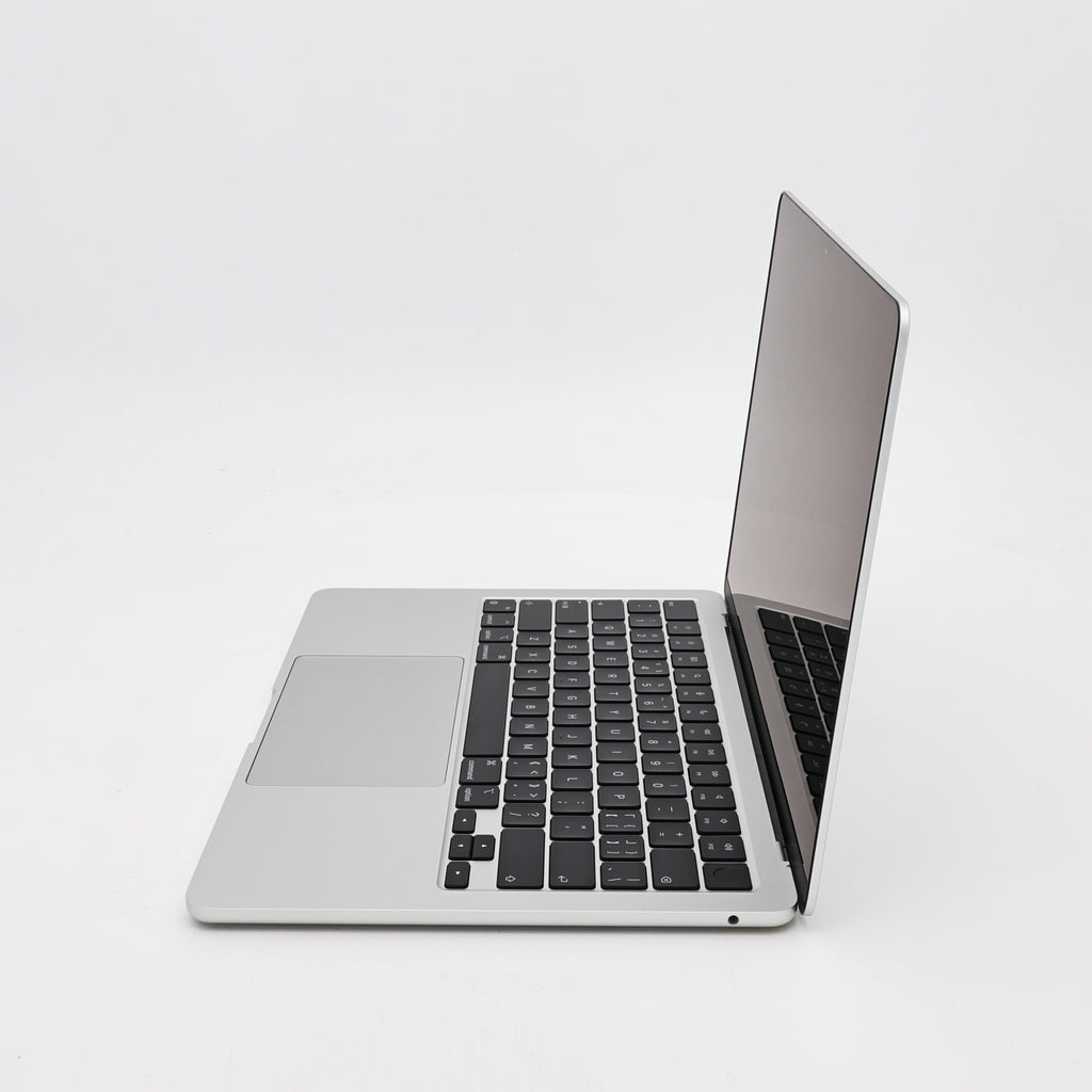 95新 Apple MacBook Air 22年 13寸 M2（8+10核） 8G RAM 512G SSD 銀色