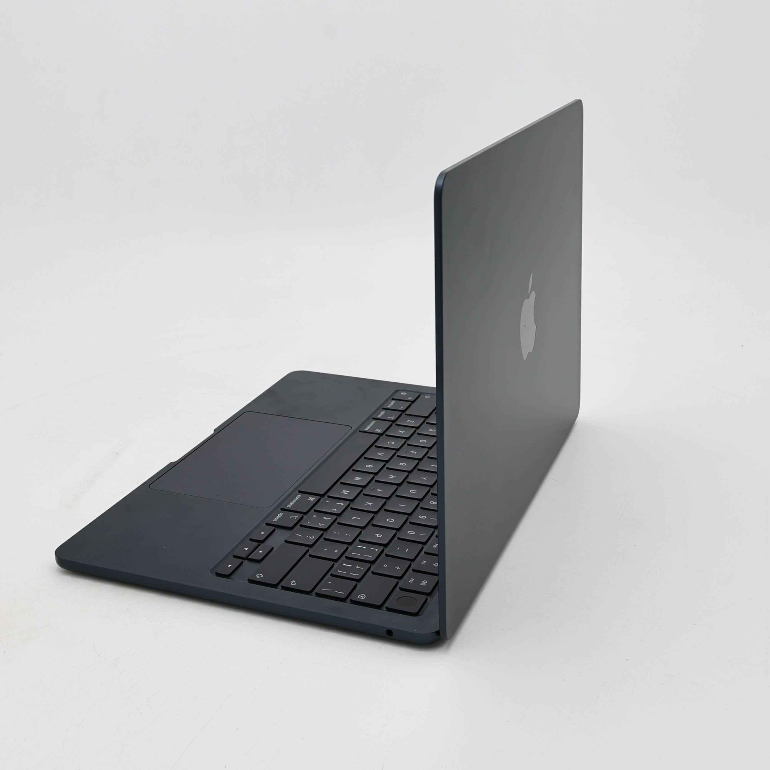 95新 Apple MacBook Air 22年 13寸 M2（8+8核） 8G RAM 256G SSD 午夜色