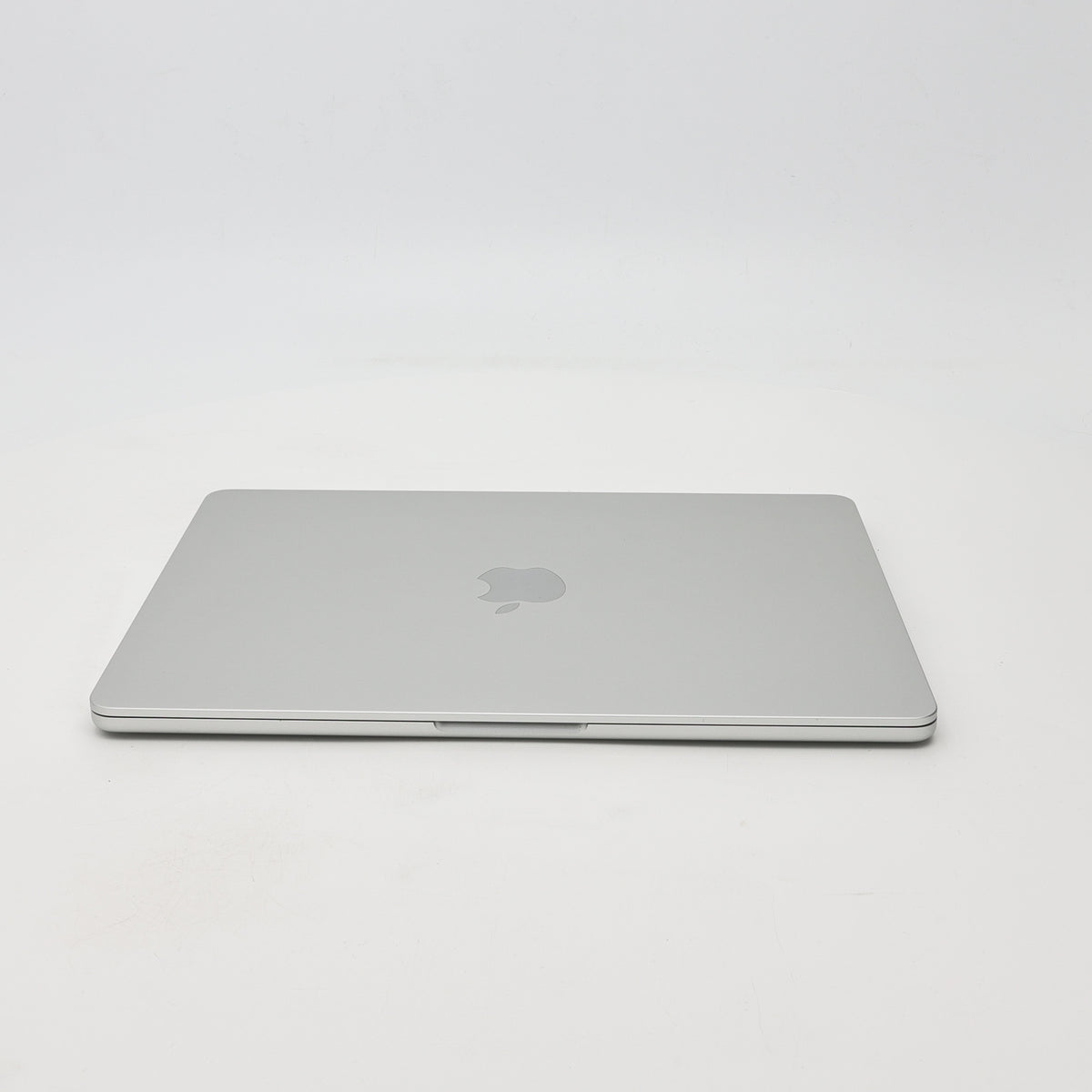 95新 Apple MacBook Air 22年 13寸 M2（8+8核） 8G RAM 512G SSD 銀色