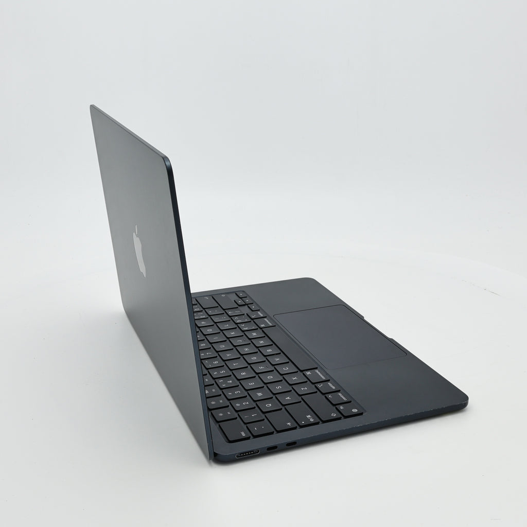 95新 Apple MacBook Air 22年 13寸 M2（8+8核） 8G RAM 256G SSD 午夜色
