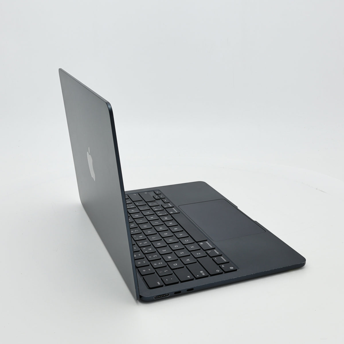 95新 Apple MacBook Air 22年 13寸 M2（8+8核） 8G RAM 256G SSD 午夜色