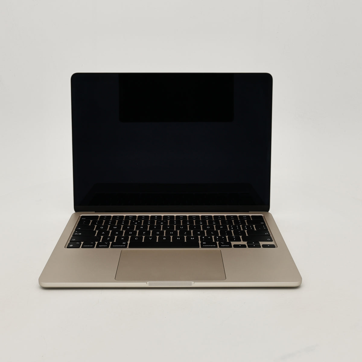 95新 Apple MacBook Air 22年 13寸 M2（8+8核） 8G RAM 256G SSD 星光色