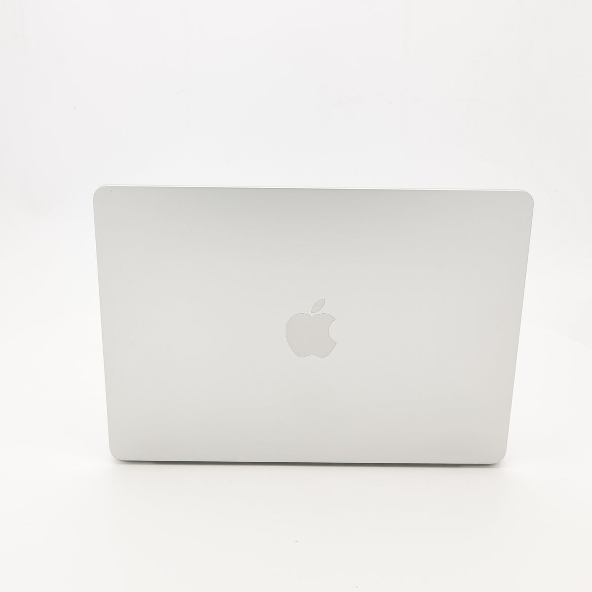 95新 Apple MacBook Air 22年 13寸 M2（8+8核） 8G RAM 256G SSD 銀色