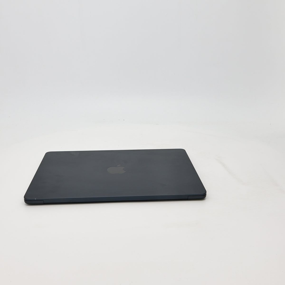 95新 Apple MacBook Air 22年 13寸 M2（8+8核） 8G RAM 256G SSD 午夜色