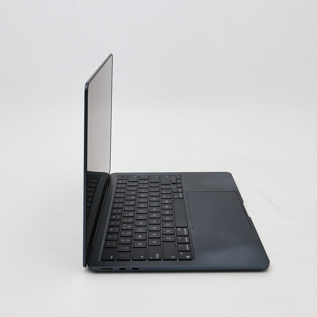 95新 Apple MacBook Air 22年 13寸 M2（8+8核） 8G RAM 256G SSD 午夜色