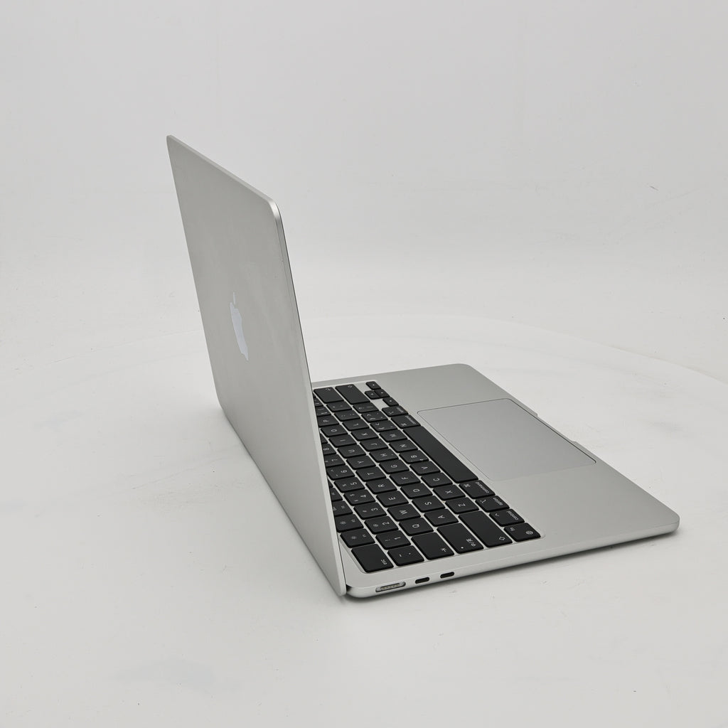 95新 Apple MacBook Air 22年 13寸 M2（8+8核） 8G RAM 256G SSD 銀色