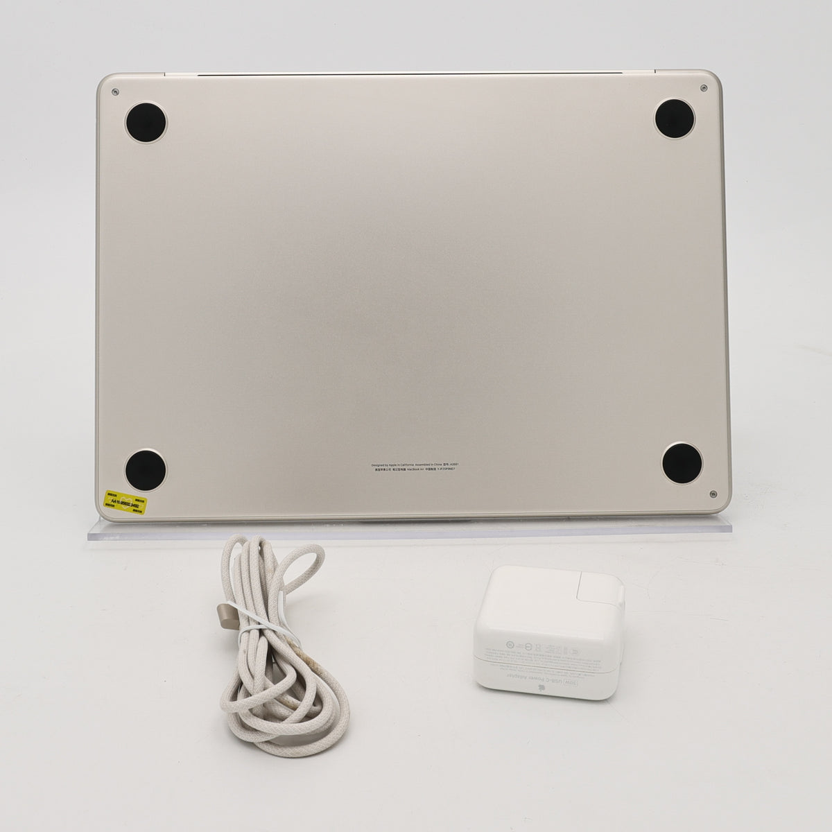 95新 Apple MacBook Air 22年 13寸 M2（8+8核） 8G RAM 256G SSD 星光色