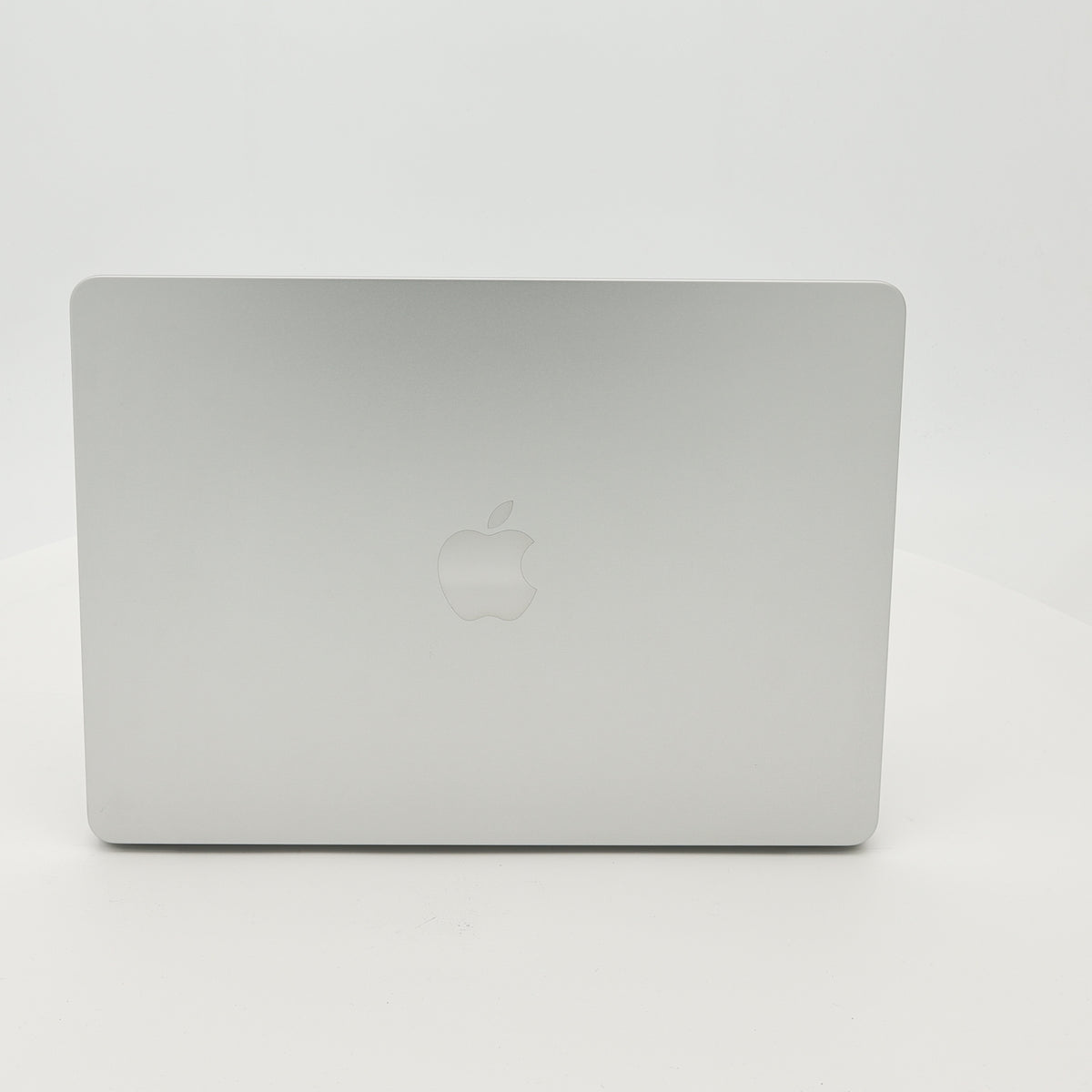 95新 Apple MacBook Air 24年 13寸 M3（8+8核） 8G RAM 256G SSD 銀色