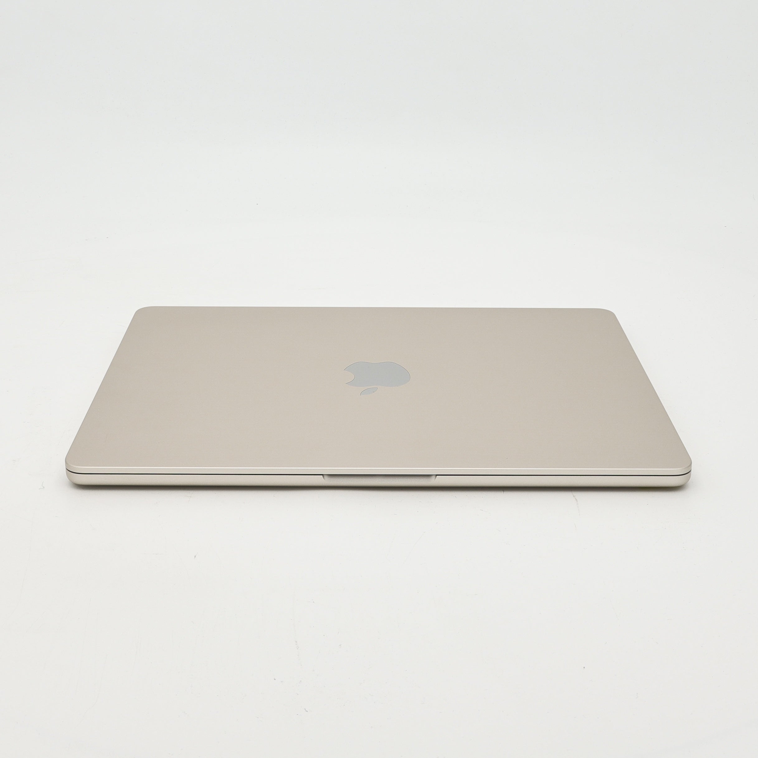 95新 Apple MacBook Air 22年 13寸 M2（8+8核） 8G RAM 256G SSD 星光色
