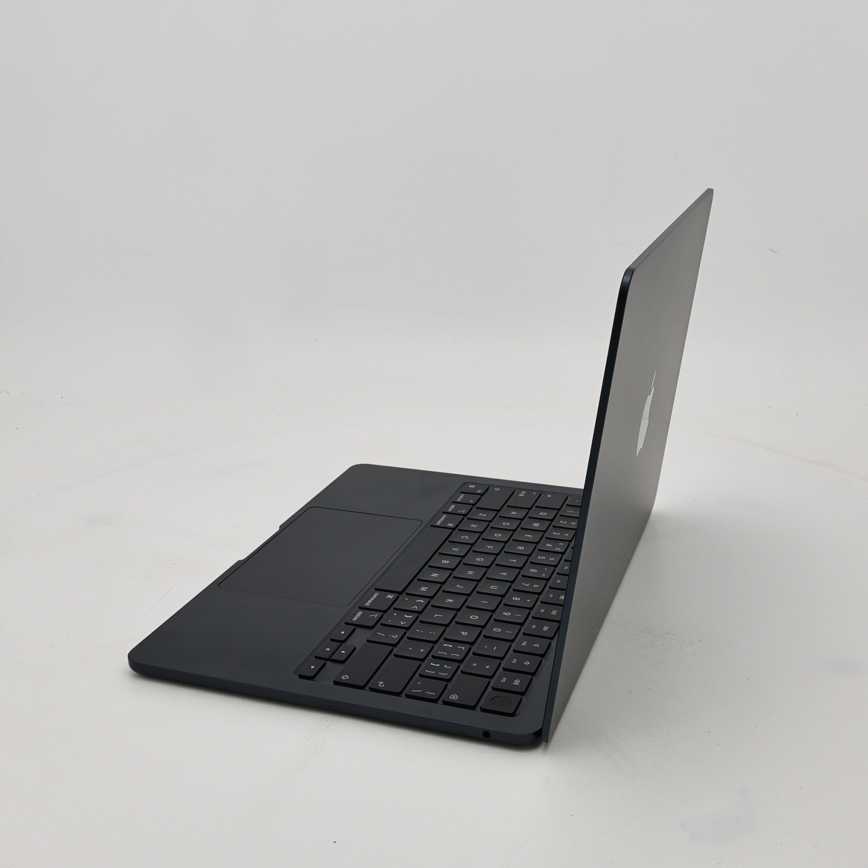 95新 Apple MacBook Air 22年 13寸 M2（8+10核） 8G RAM 512G SSD 午夜色