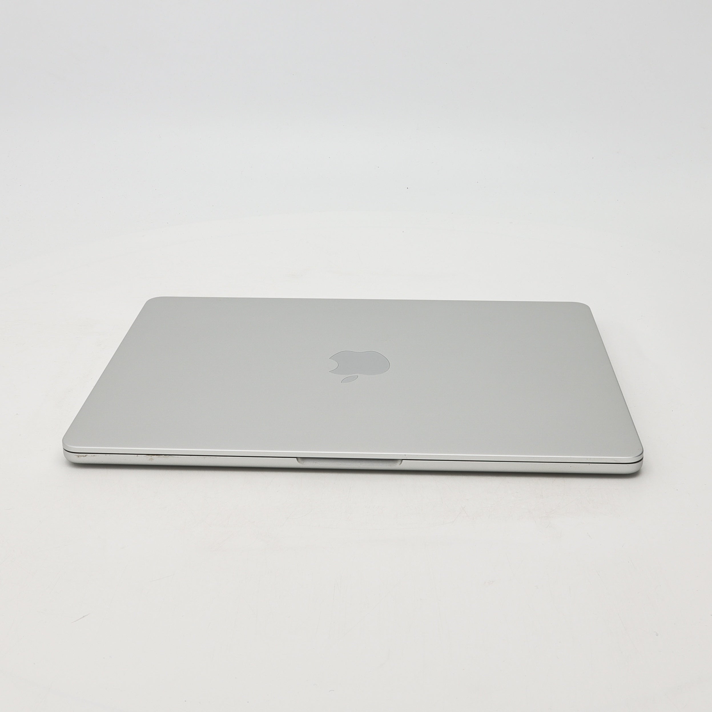 95新 Apple MacBook Air 22年 13寸 M2（8+10核） 8G RAM 512G SSD 銀色