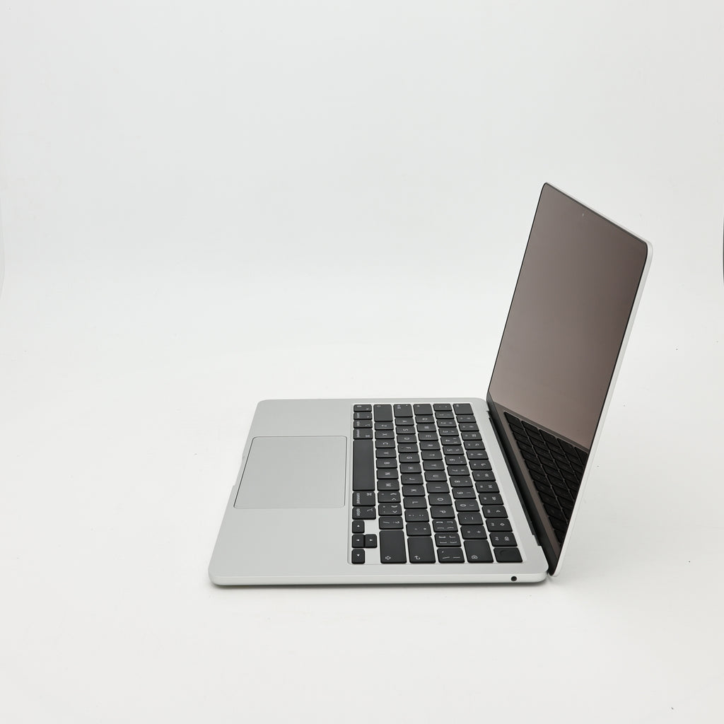 99新 Apple MacBook Air 22年 13寸 M2（8+8核） 8G RAM 256G SSD 銀色