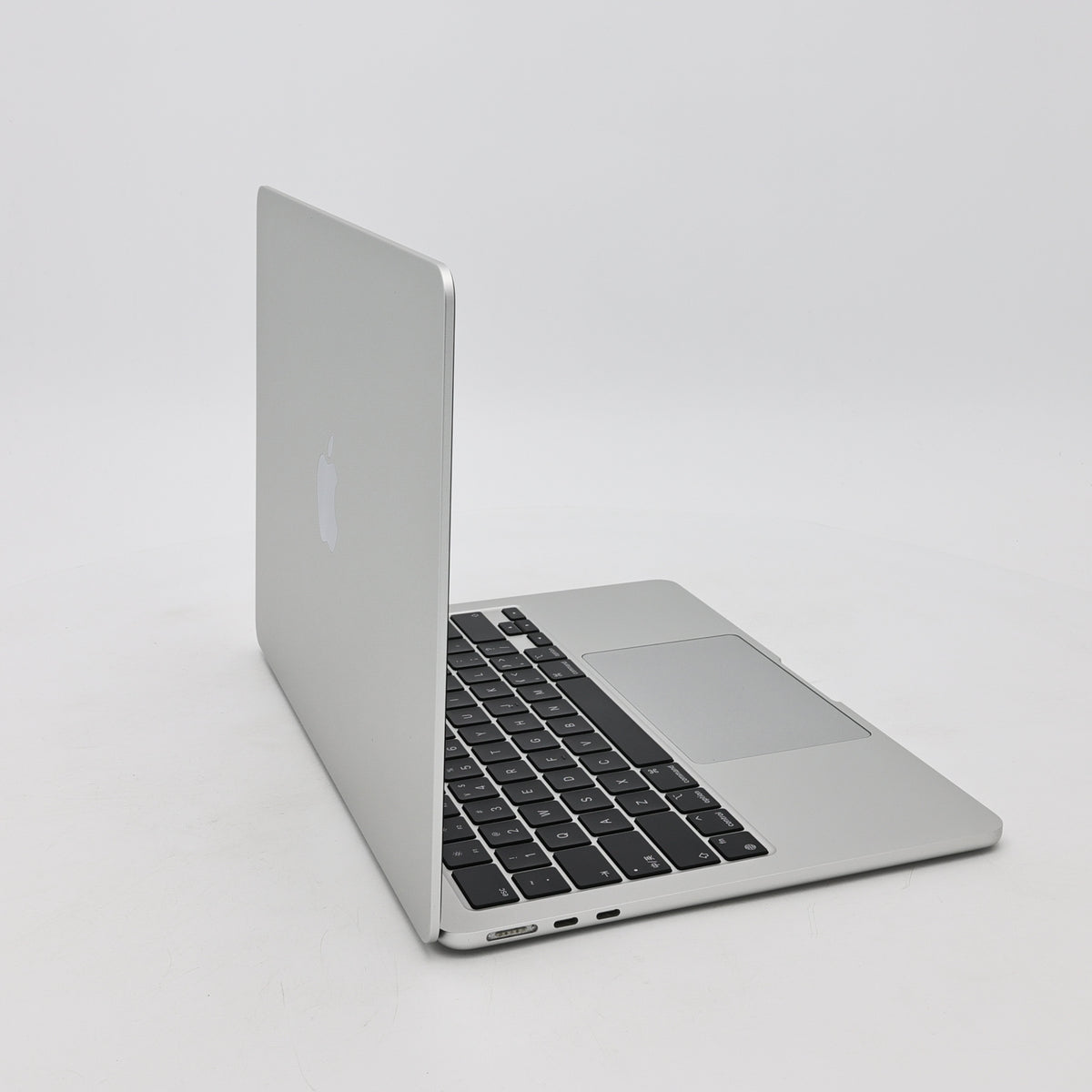 95新 Apple MacBook Air 22年 13寸 M2（8+8核） 8G RAM 256G SSD 銀色