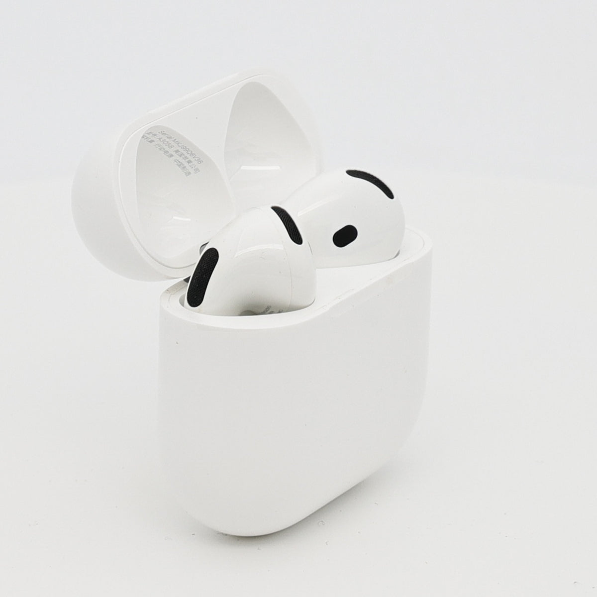 99新 Apple AirPods 4 (不支持主動降噪) 白色
