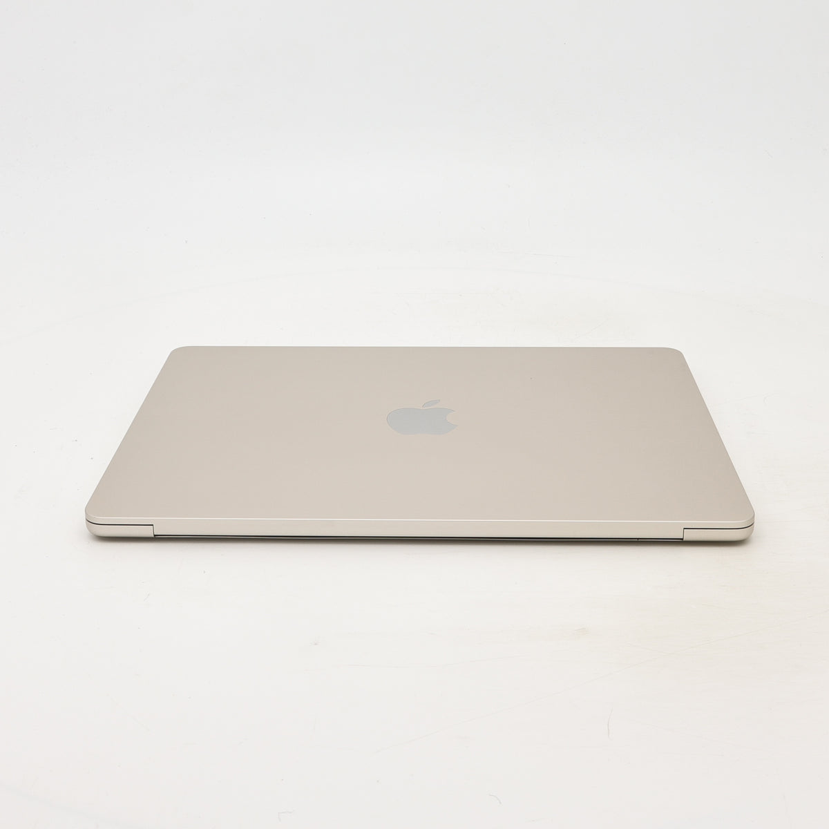 95新 Apple MacBook Air 22年 13寸 M2（8+8核） 16G RAM 256G SSD 星光色