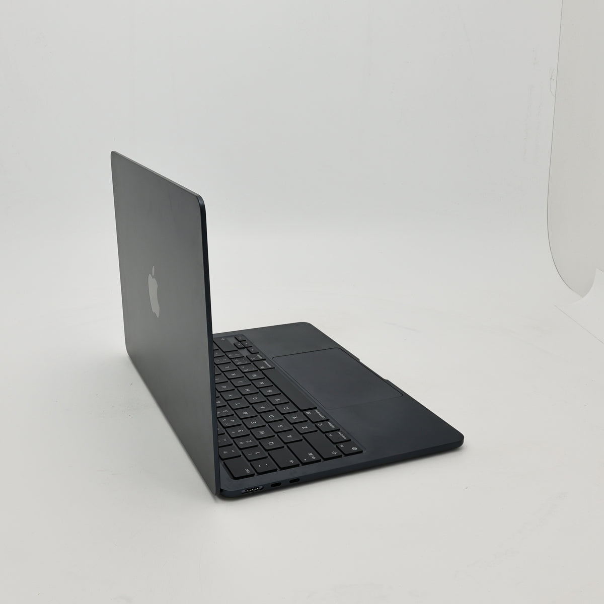 99新 Apple MacBook Air 22年 13寸 M2（8+8核） 8G RAM 256G SSD 午夜色