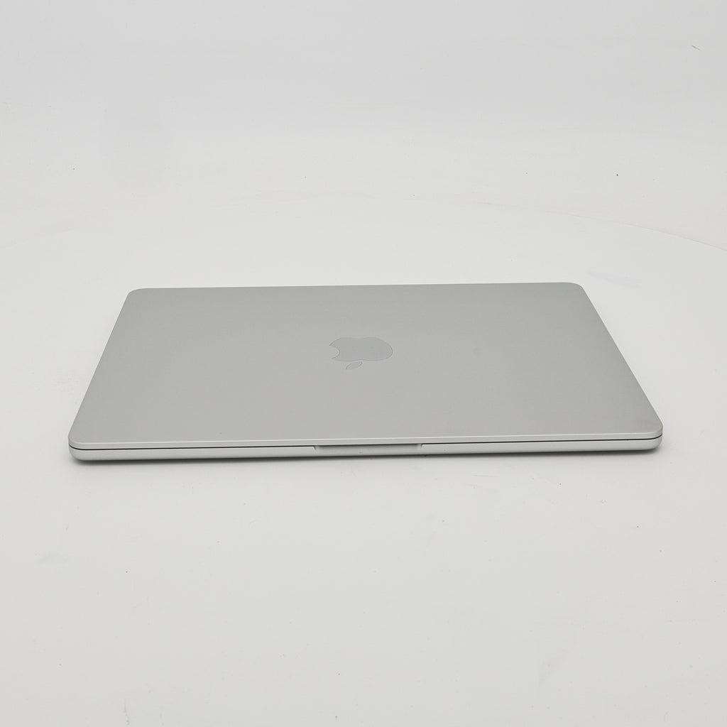 95新 Apple MacBook Air 22年 13寸 M2（8+8核） 8G RAM 256G SSD 銀色