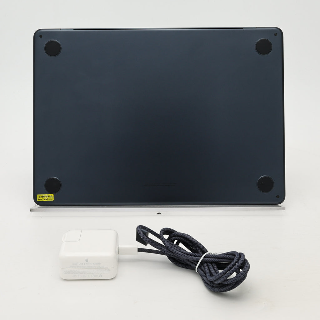 95新 Apple MacBook Air 22年 13寸 M2（8+8核） 8G RAM 256G SSD 午夜色