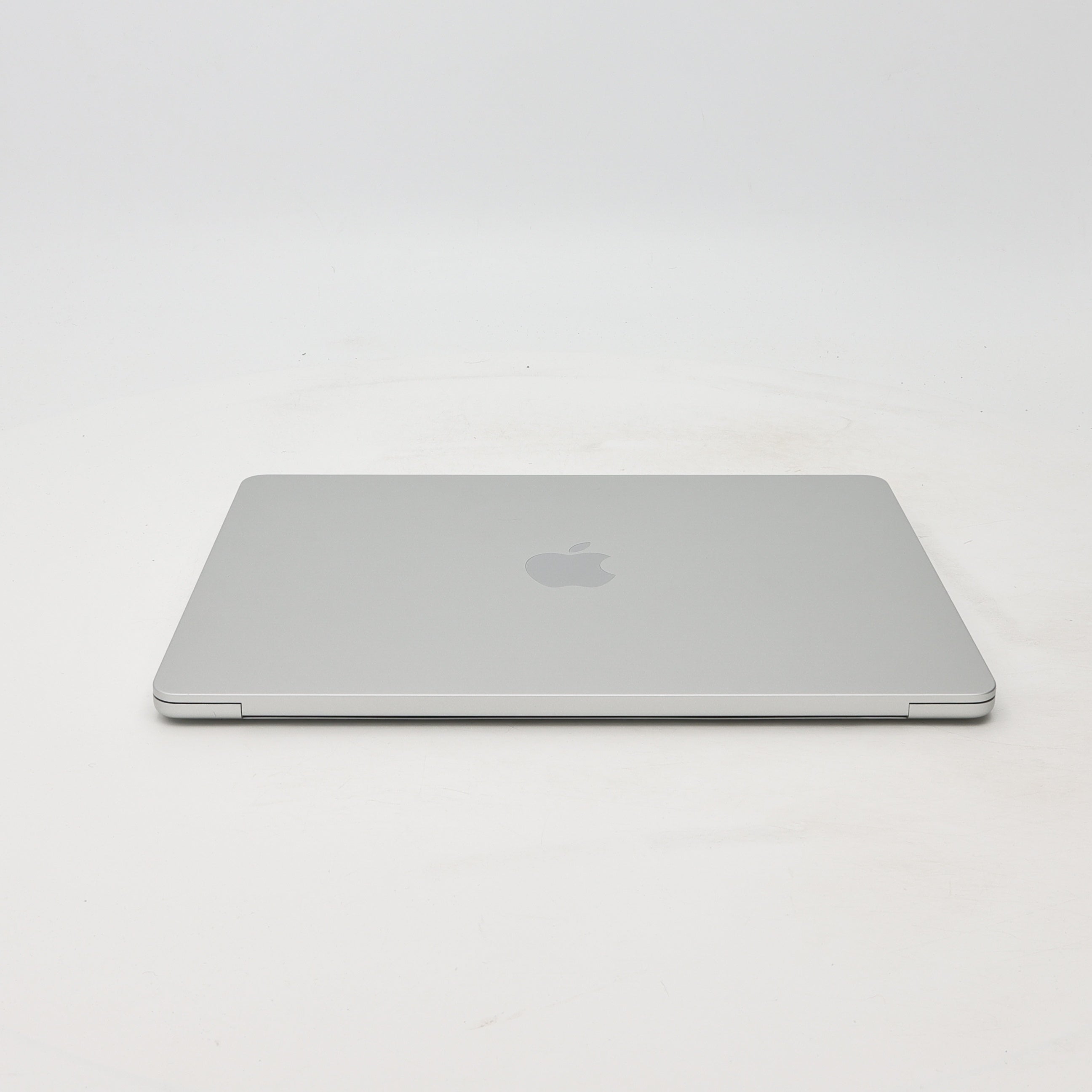 95新 Apple MacBook Air 22年 13寸 M2（8+8核） 8G RAM 256G SSD 銀色