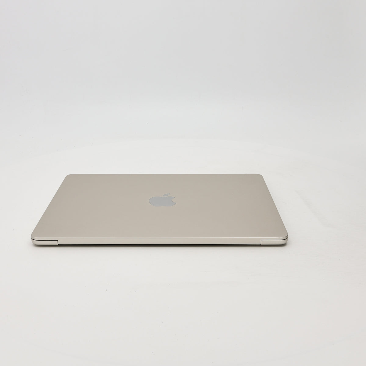 95新 Apple MacBook Air 22年 13寸 M2（8+8核） 16G RAM 256G SSD 星光色