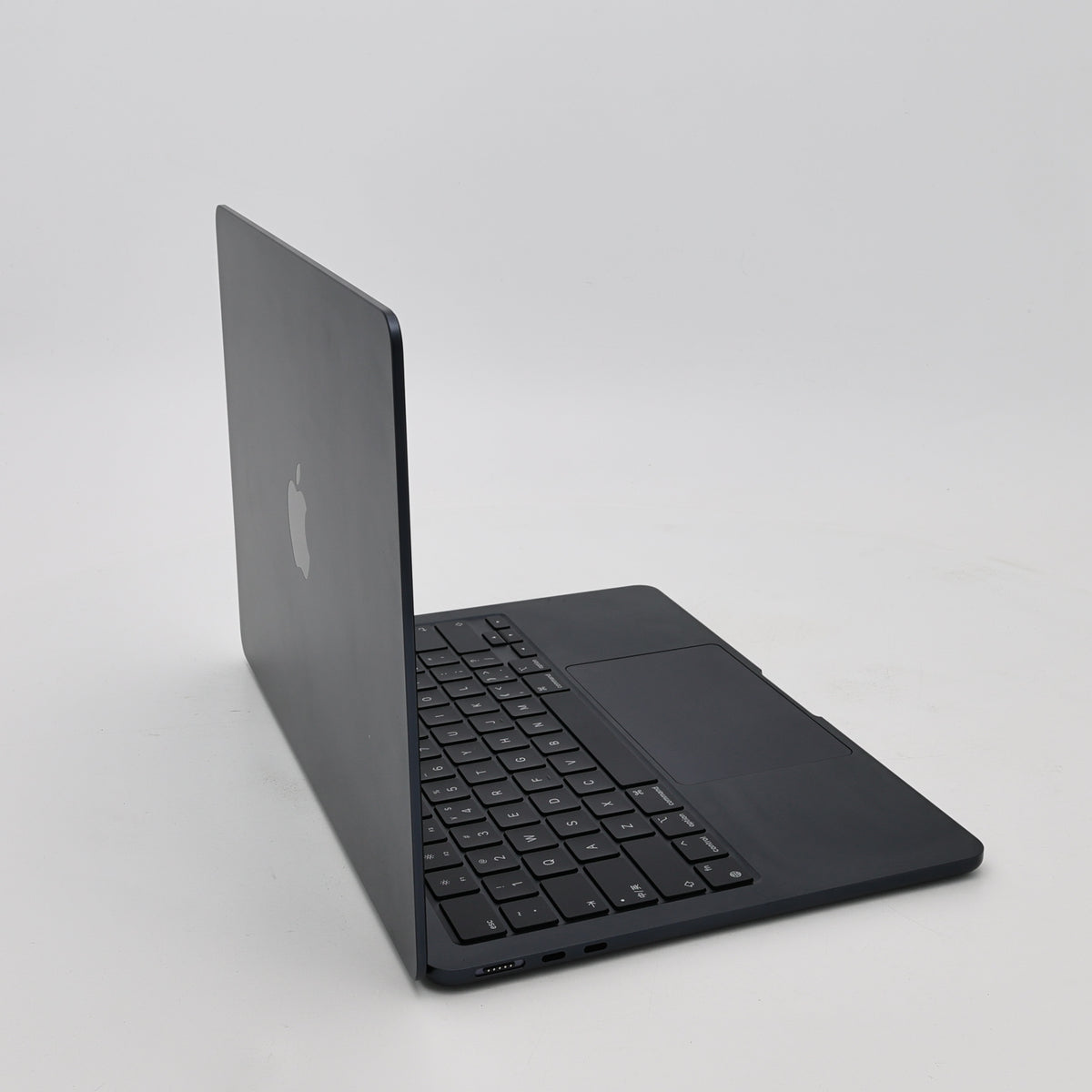 95新 Apple MacBook Air 22年 13寸 M2（8+10核） 8G RAM 256G SSD 午夜色
