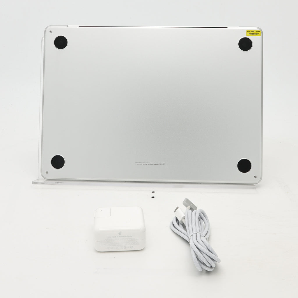 99新 Apple MacBook Air 22年 13寸 M2（8+8核） 8G RAM 256G SSD 銀色