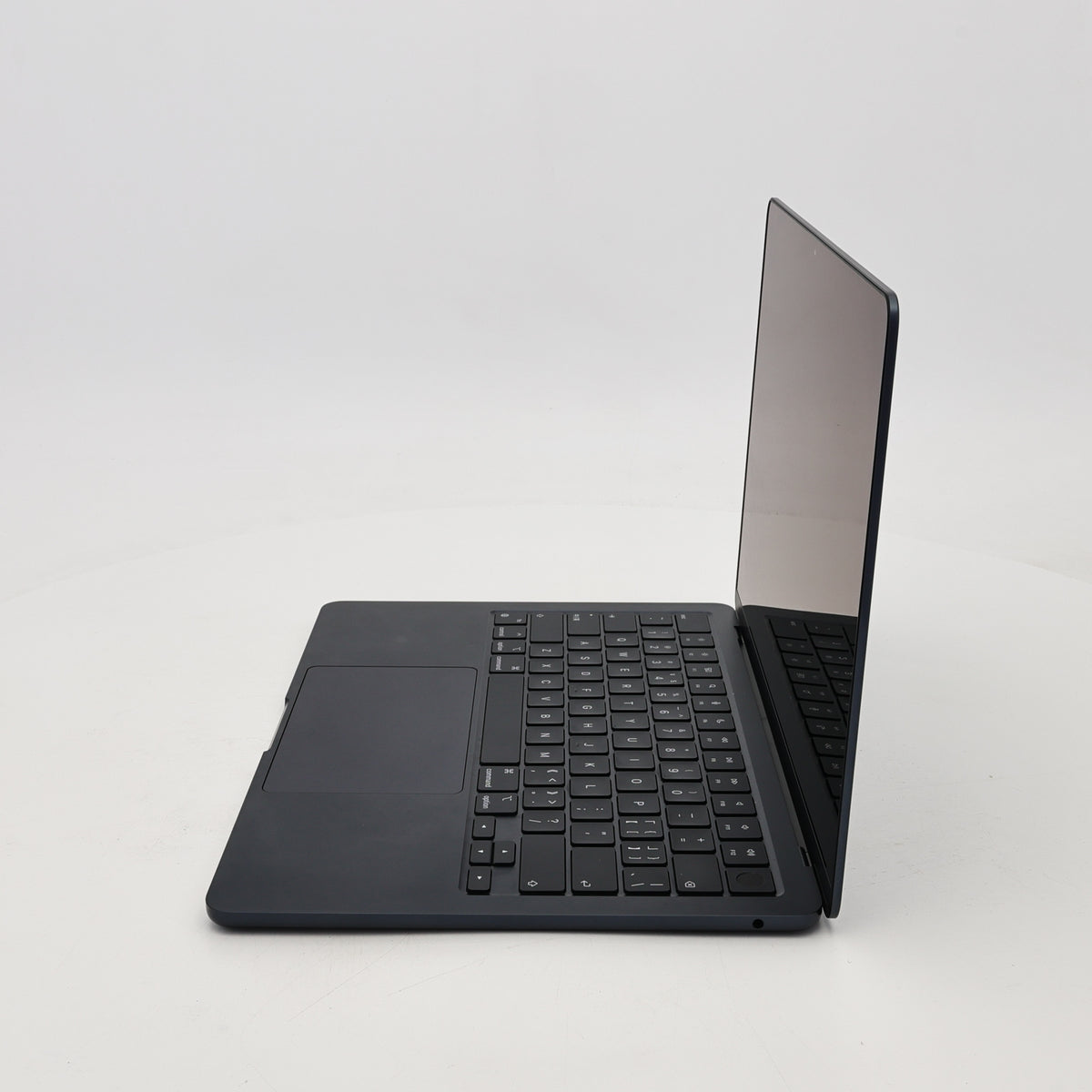 99新 Apple MacBook Air 22年 13寸 M2（8+8核） 8G RAM 256G SSD 午夜色
