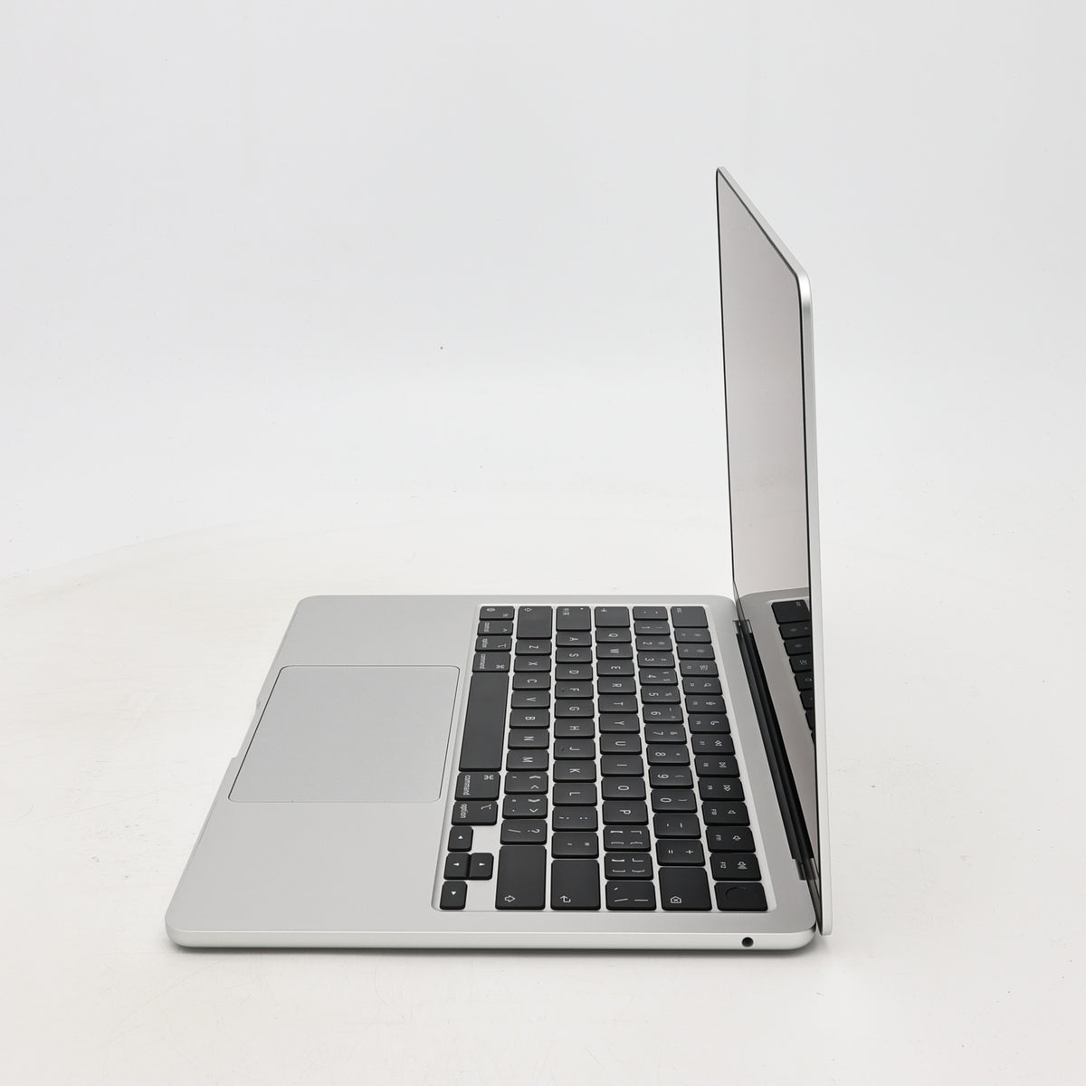 99新 Apple MacBook Air 22年 13寸 M2（8+8核） 8G RAM 256G SSD 銀色