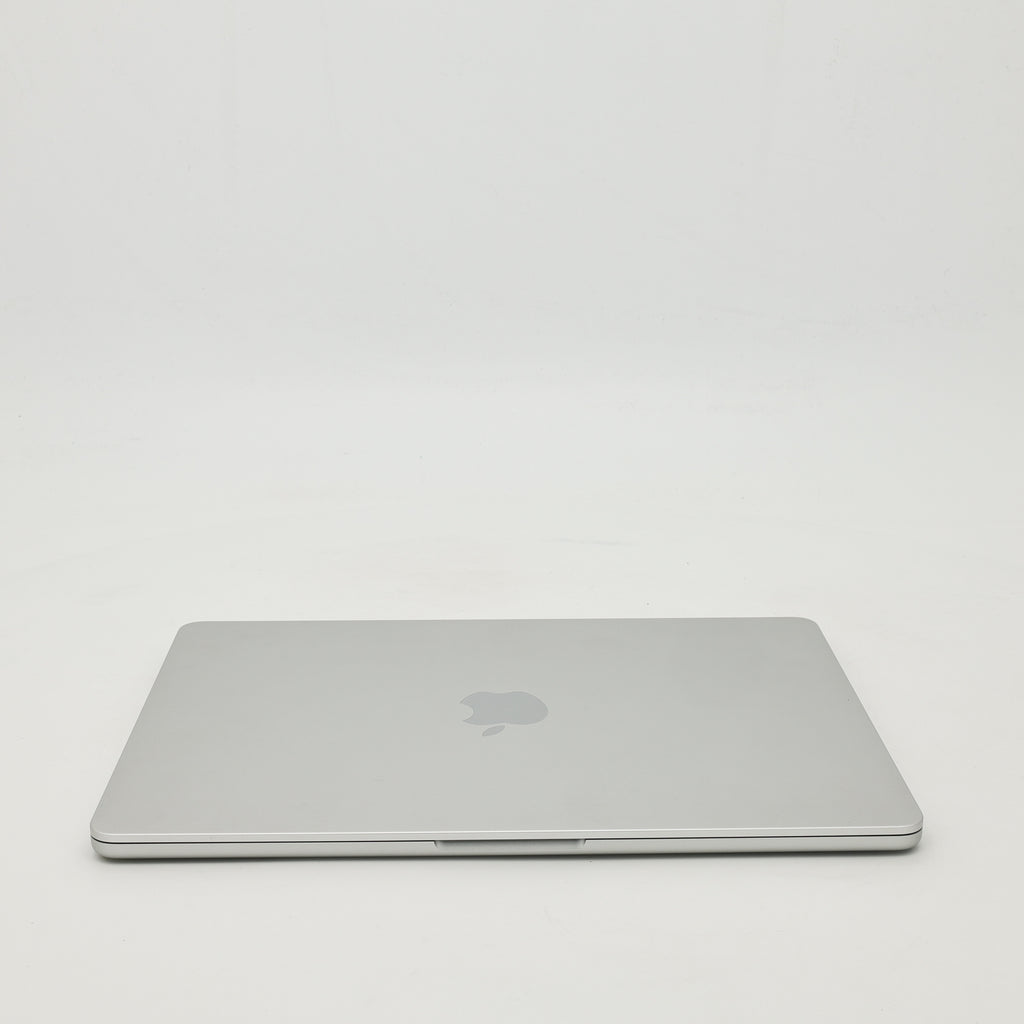 95新 Apple MacBook Air 22年 13寸 M2（8+8核） 8G RAM 256G SSD 銀色