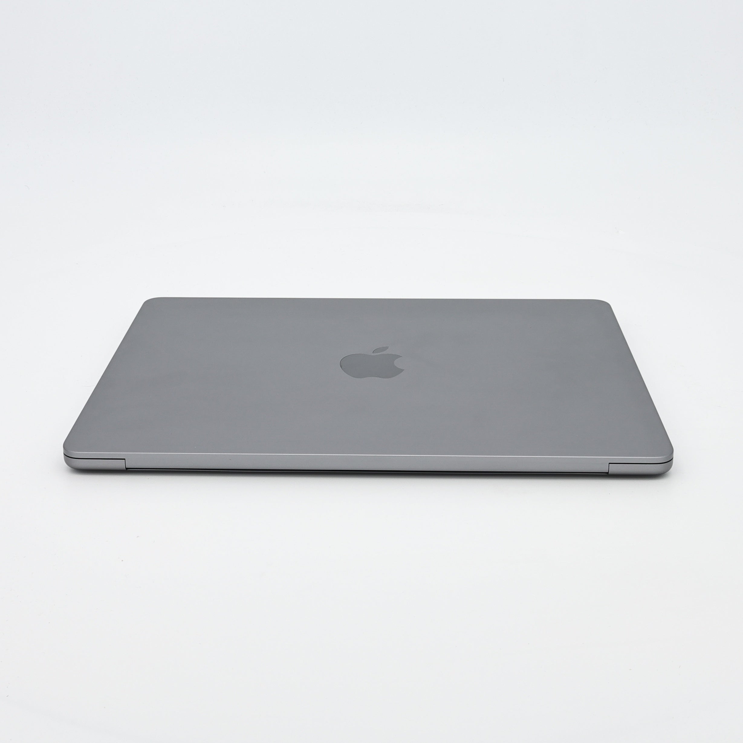 95新 Apple MacBook Air 22年 13寸 M2（8+8核） 8G RAM 256G SSD 深空灰色
