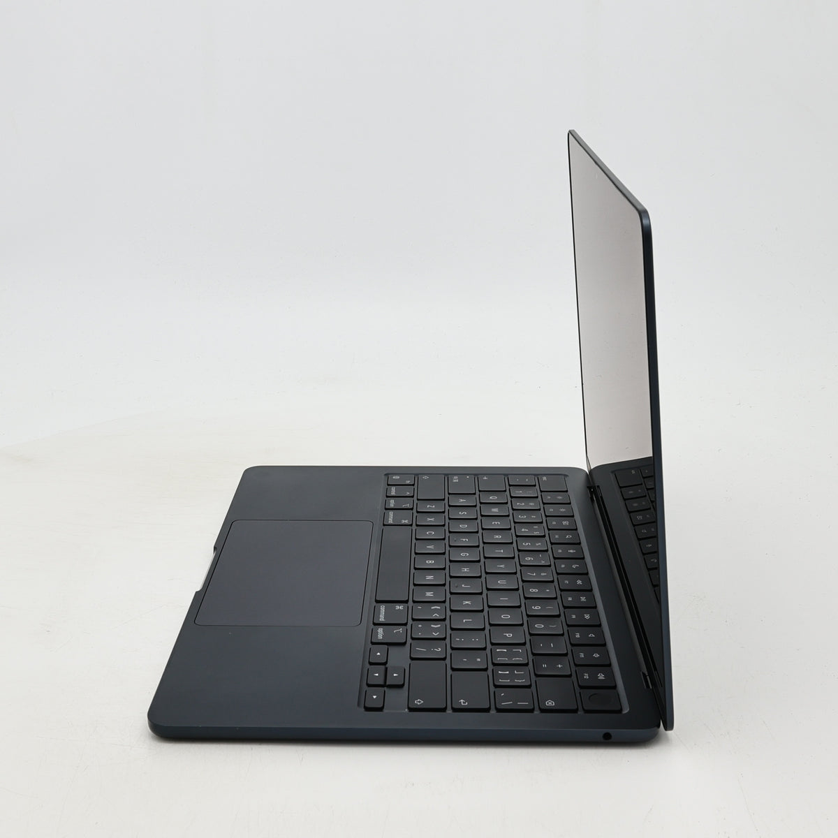 95新 Apple MacBook Air 22年 13寸 M2（8+8核） 8G RAM 256G SSD 午夜色