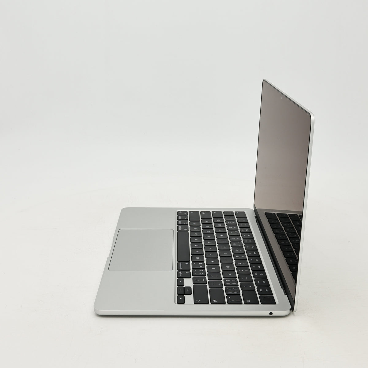 95新 Apple MacBook Air 22年 13寸 M2（8+8核） 8G RAM 256G SSD 銀色