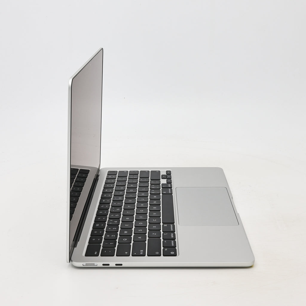 99新 Apple MacBook Air 22年 13寸 M2（8+8核） 8G RAM 256G SSD 銀色